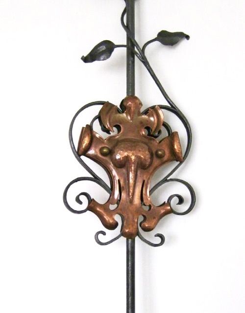 fig 2. AN ARTS AND CRAFTS GAS LIGHT