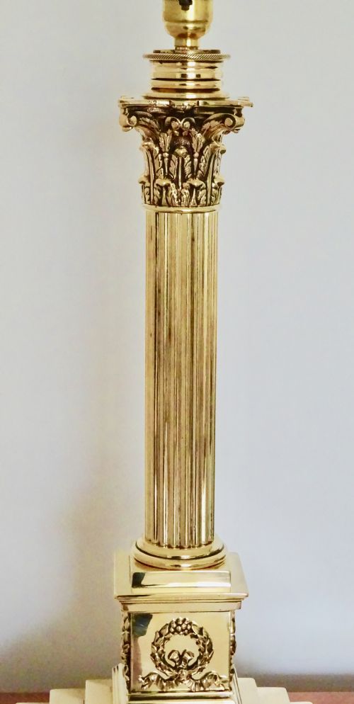 fig 2. J HINKS AND SONS - VERY HEAVY BRASS CORINTHIAN COLUMN LAMP