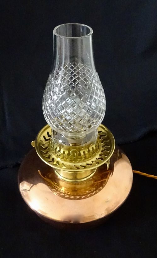 fig 1. LITTLE VICTORIAN OIL LAMP CONVERTED TO ELECTRICITY