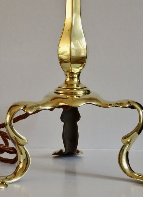 fig 1. A FARADAY AND SONS PULLMAN BRASS LAMP WITH MAKER'S MARK