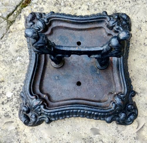 fig 1. LATE VICTORIAN CAST IRON BOOT SCRAPER