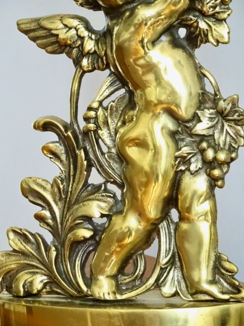 fig 1. BRASS CHERUB DOORSTOP BY PEERAGE