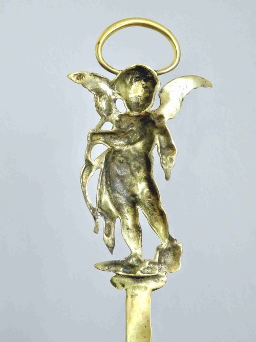 C1900 A TALL CHERUB BRASS DOORSTOP - ADDITIONAL PHOTO 9