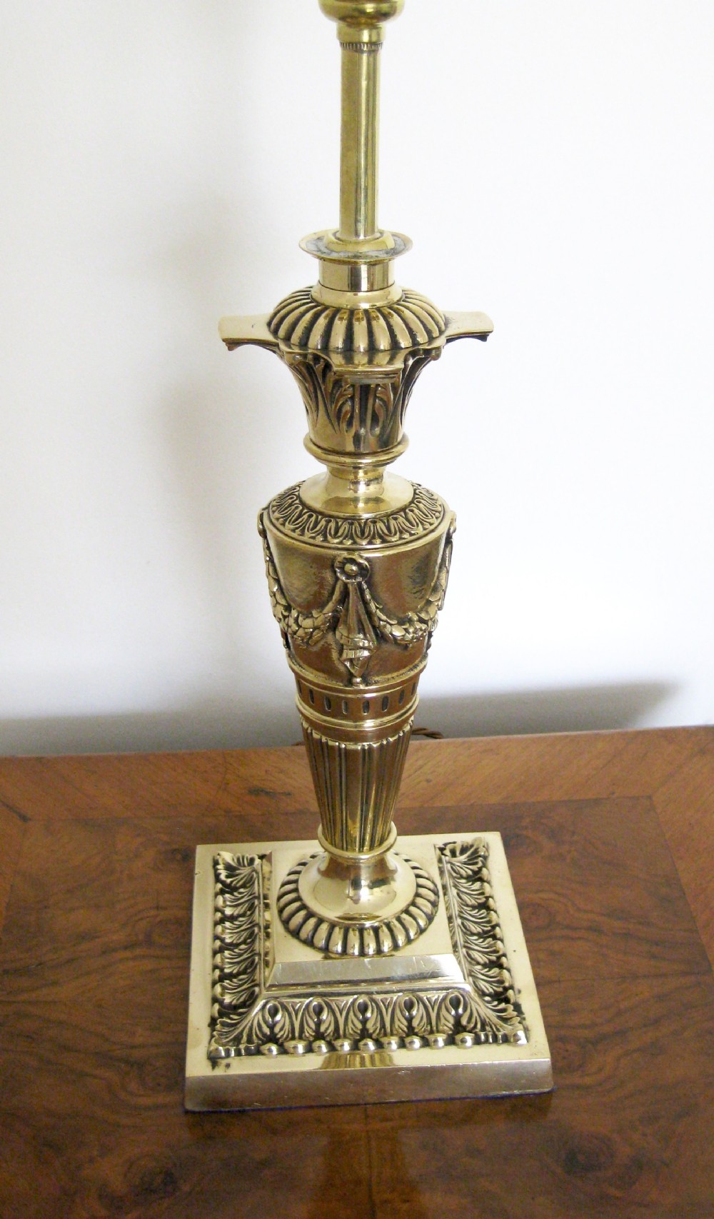 VICTORIAN BRASS TABLE LAMP