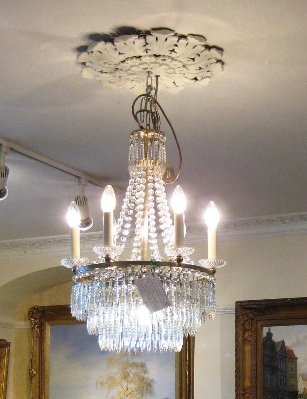A FIVE LIGHT GLASS CHANDELIER 
