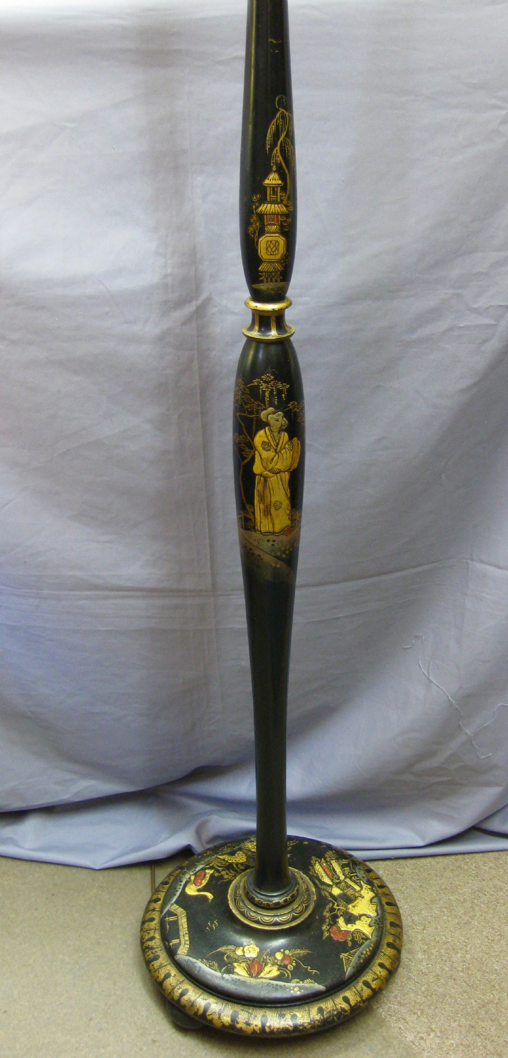 LACQUERED STANDARD LAMP