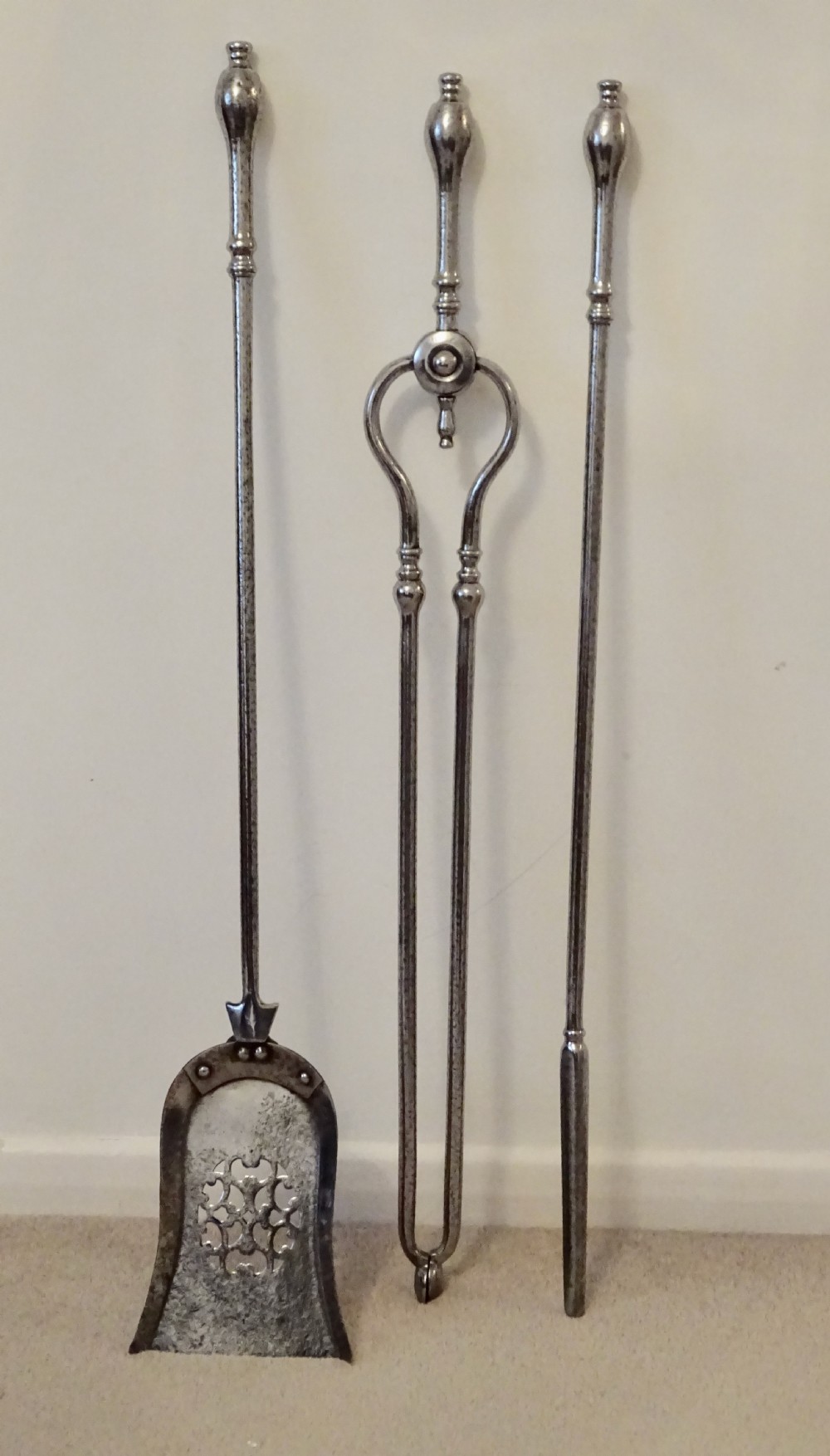 SET GEORGIAN STEEL FIRE IRONS