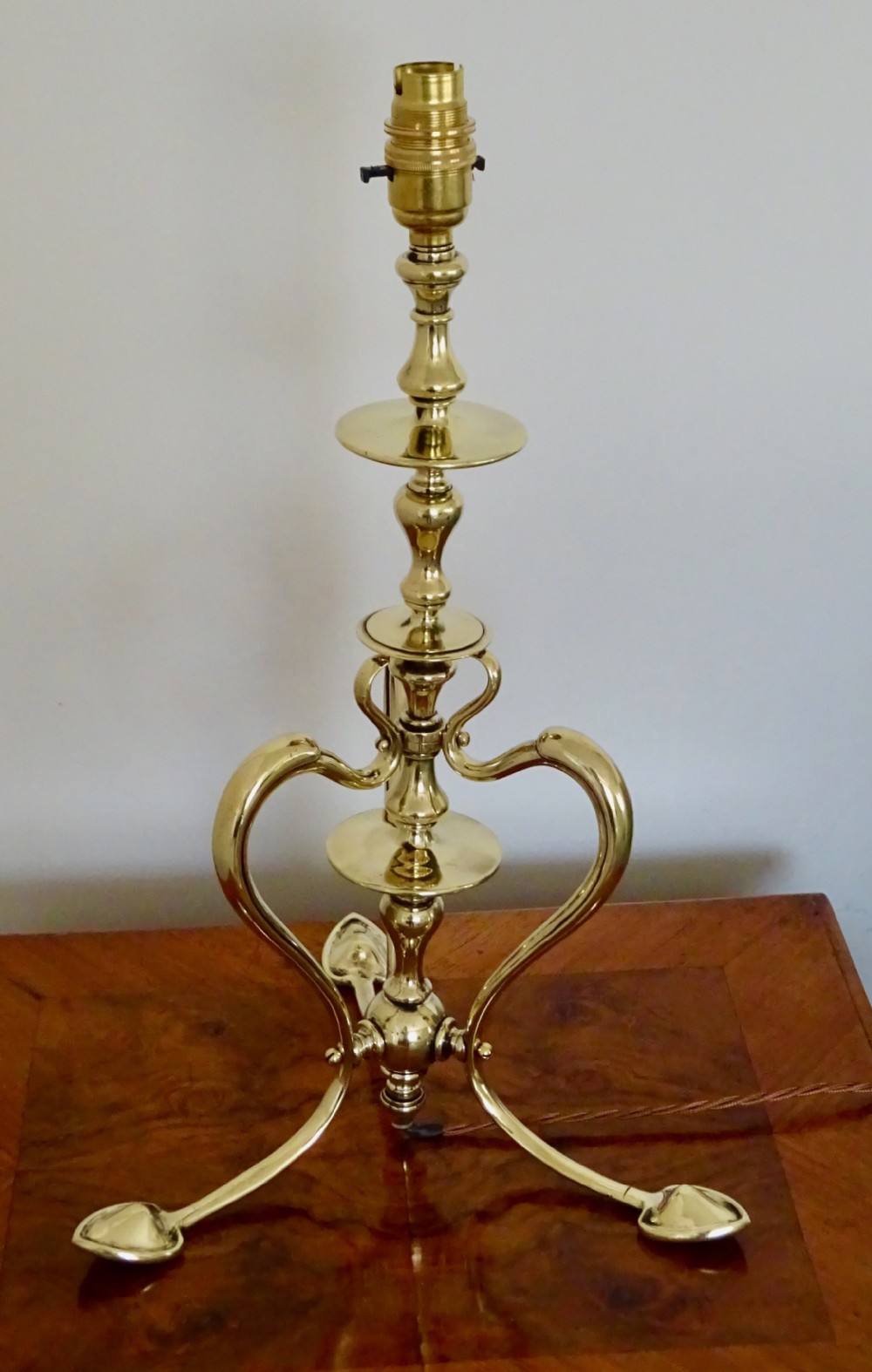 ORIGINAL ART NOUVEAU LAMP
