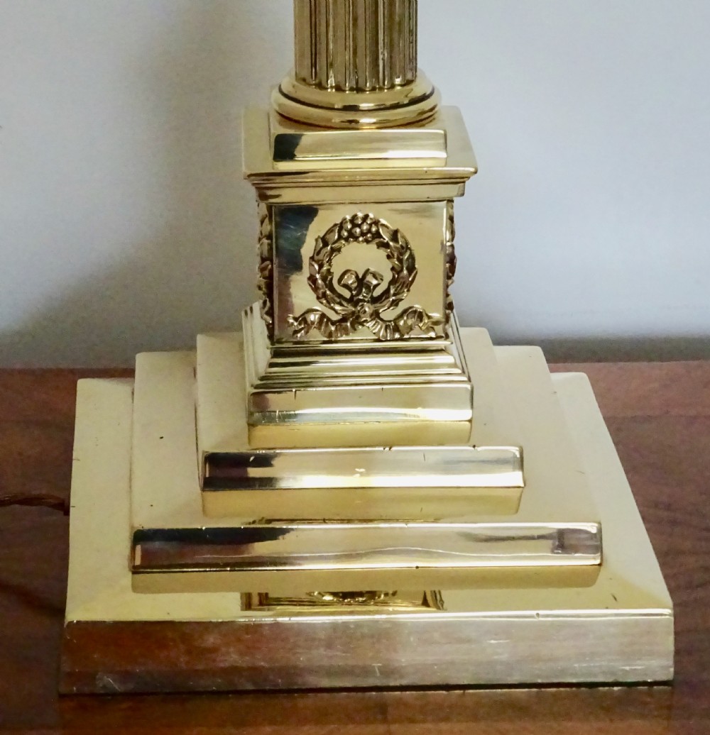 J HINKS AND SONS - VERY HEAVY BRASS CORINTHIAN COLUMN LAMP View IV