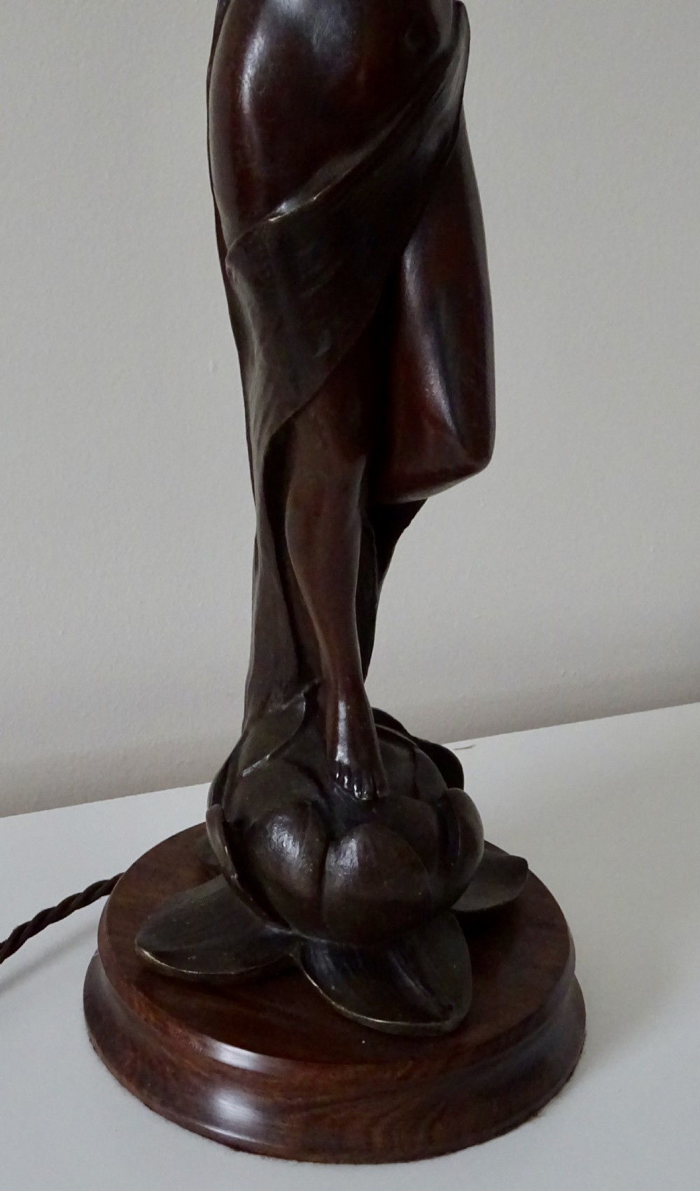 ART NOUVEAU LAMP View V