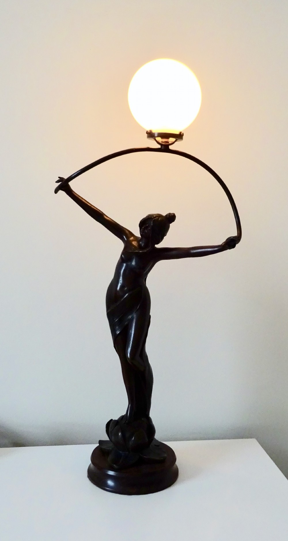 ART NOUVEAU LAMP