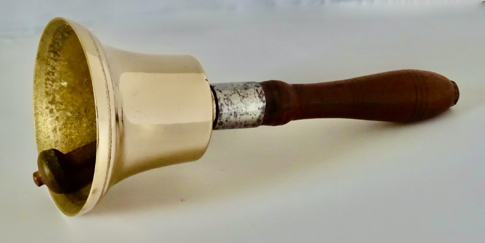 VICTORIAN BRASS BELL WITH WOOD HANDLE View III