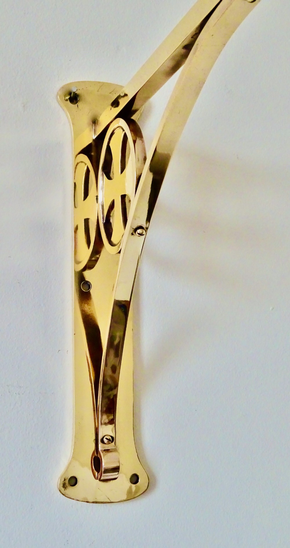BRONZE WALL BRACKET FOR AN OIL LAMP OR THURIBLE View IV