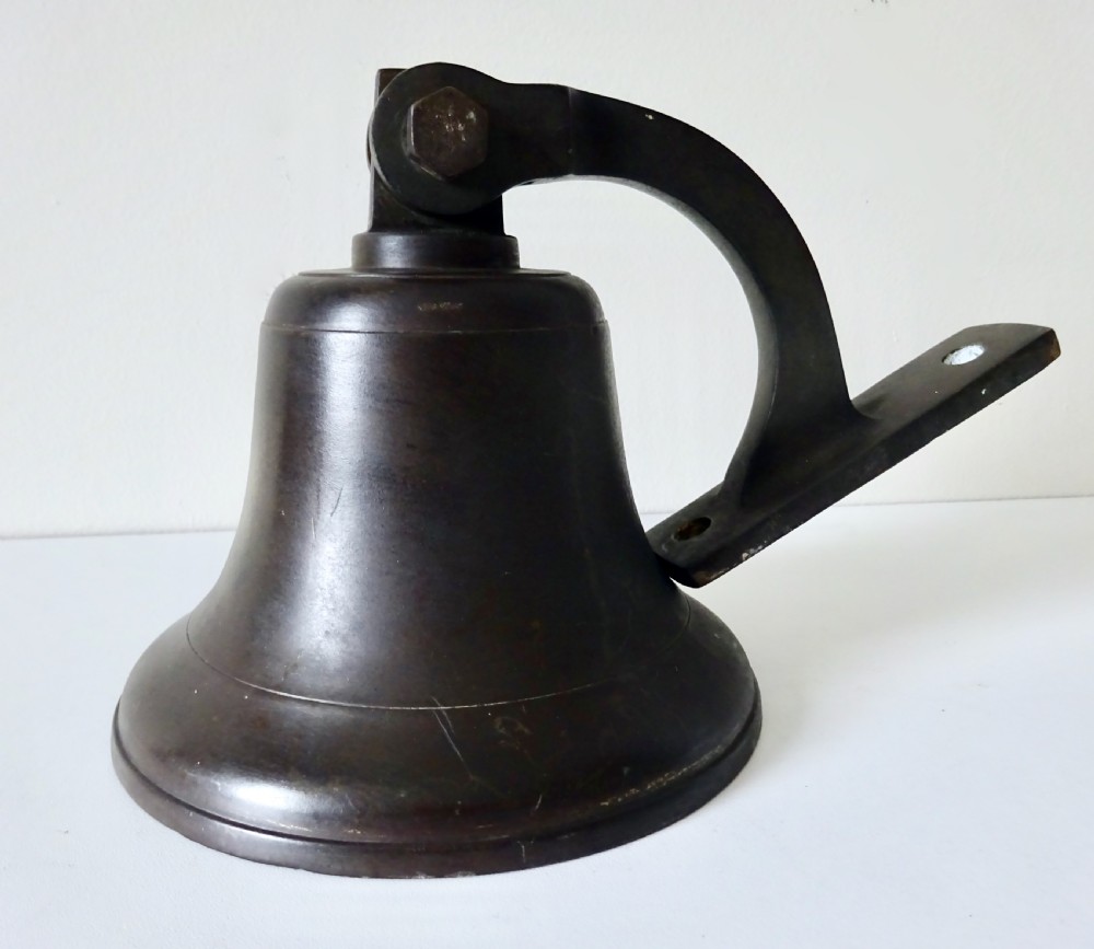 CIRCA 1900-30 WALL MOUNTED BRONZE BELL  View II