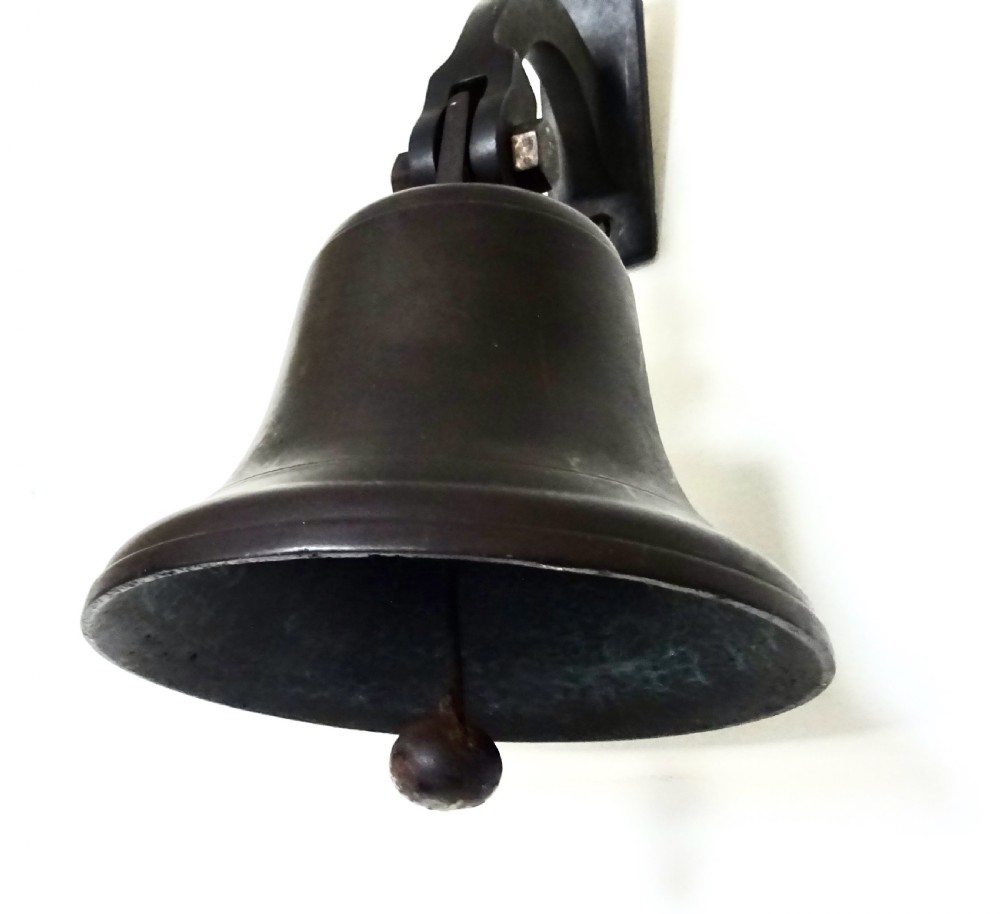 CIRCA 1900-30 WALL MOUNTED BRONZE BELL  View III