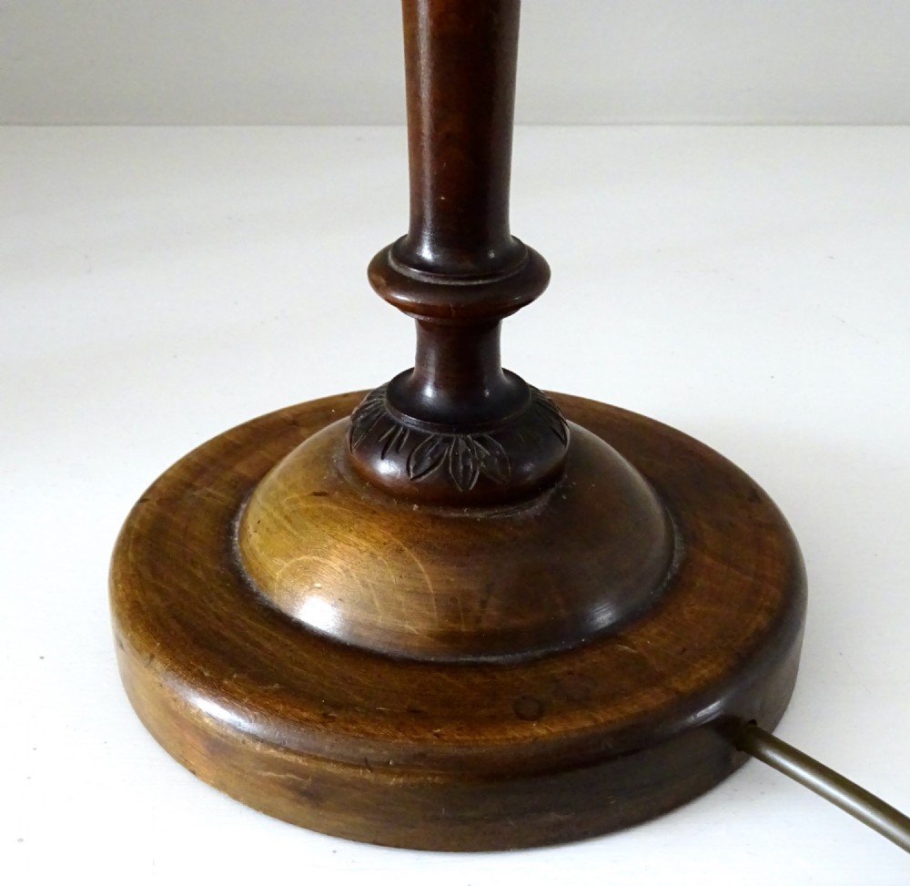 TALL WOODEN TABLE LAMP View IV