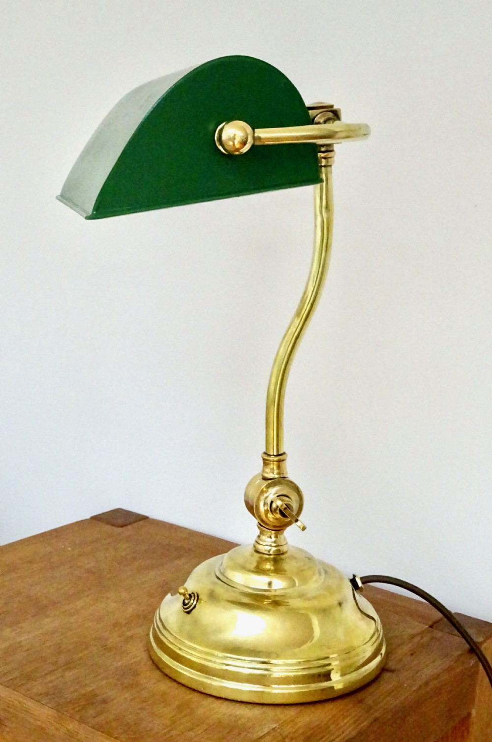 C1910-30 A BRASS DESK LAMP WITH ORIGINAL SHADE
