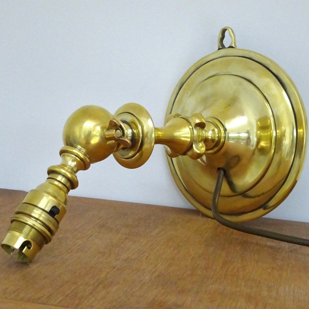 BRASS WALL SHIP'S LAMP