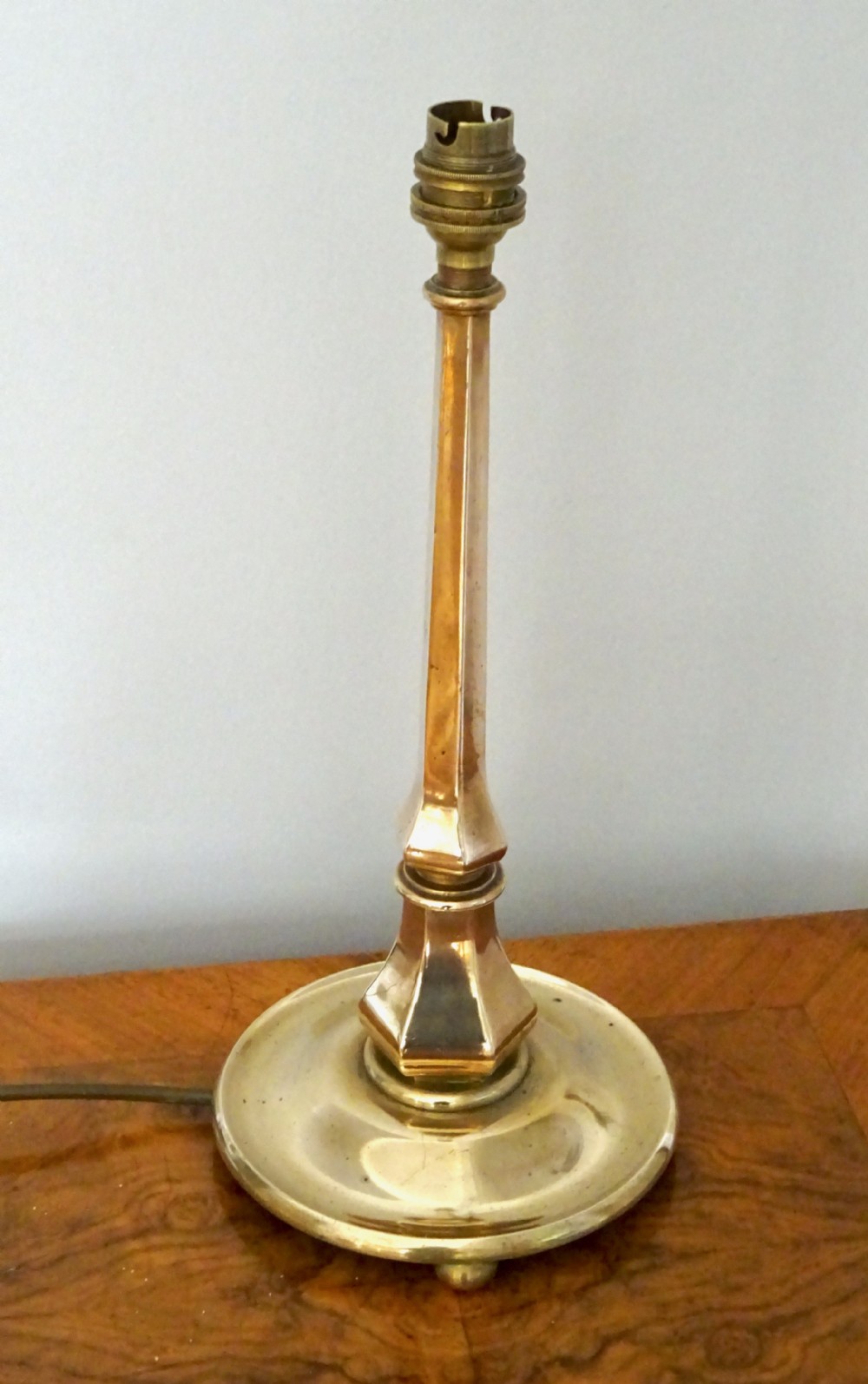 BRONZE TABLE LAMP