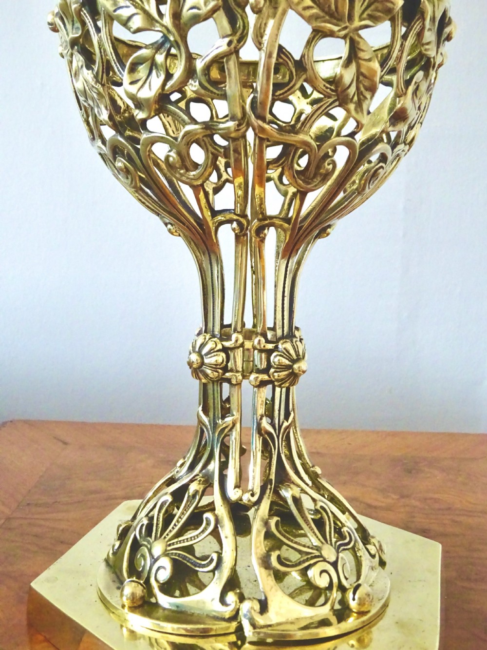 DECORATIVE HINKS OIL LAMP AND SHADE View V