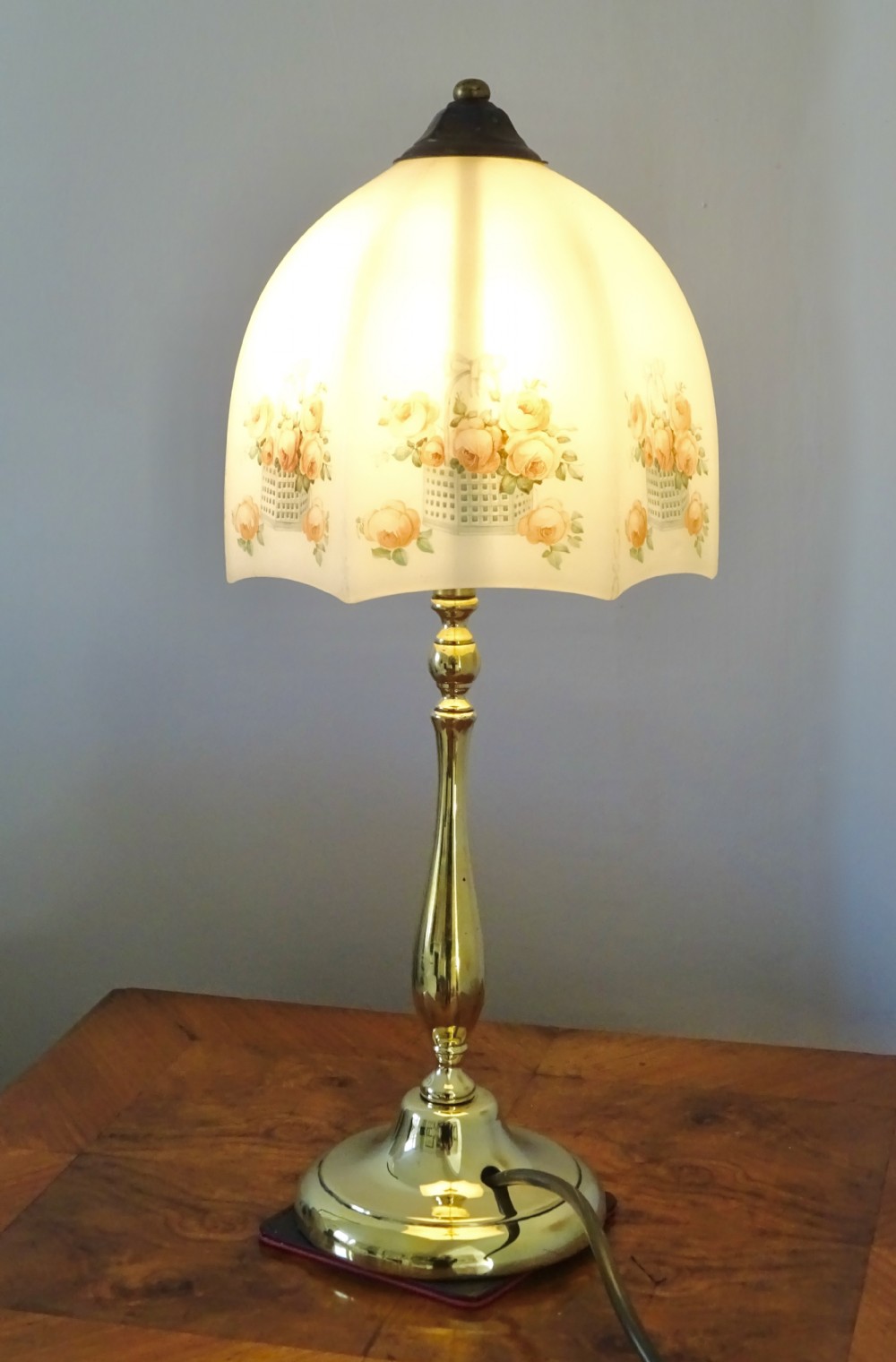 BRASS LAMP WITH OPTIONAL SHADE View VI