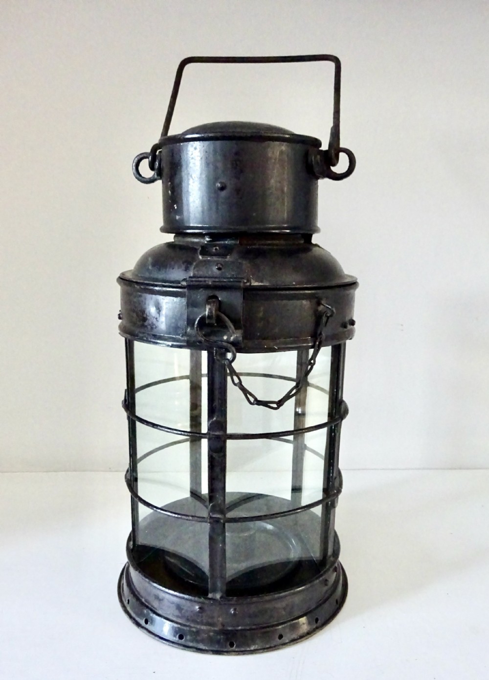 1900-20 A LARGE CANDLE LANTERN