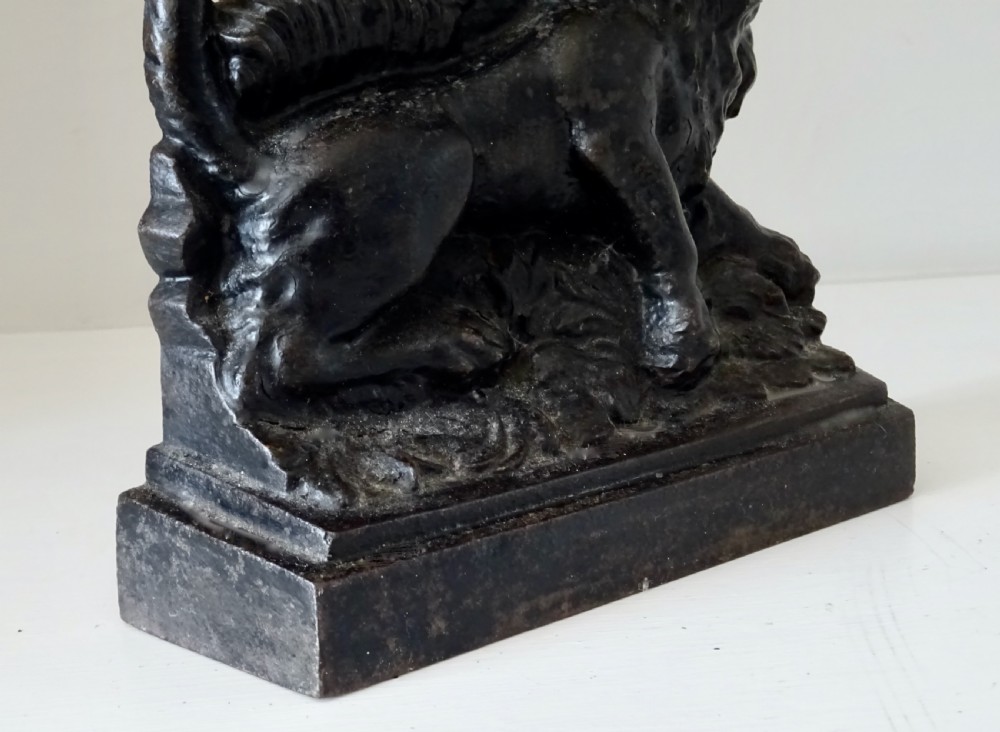 CAST IRON LION DOORSTOP View III