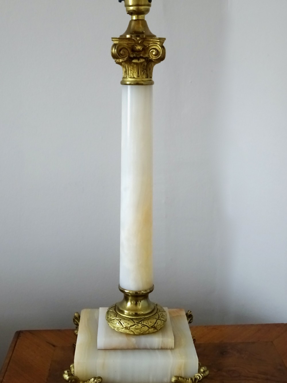 MARBLE AND BRASS TABLE LAMP View VI