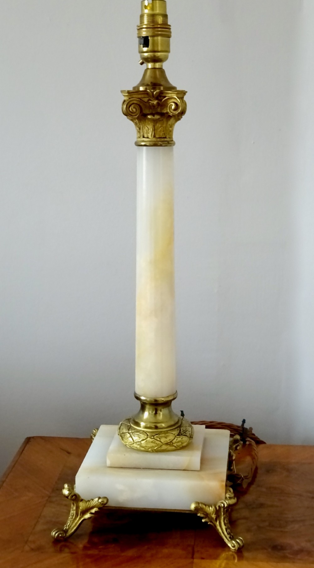 MARBLE AND BRASS TABLE LAMP