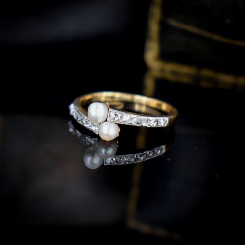 fig 4. Antique Pearl and Rose Cut Diamond Crossover 'Toi et Moi' Twist 18ct 18K Yellow Gold Ring