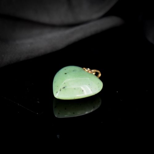 fig 4. Vintage Green Jade Heart 9ct 9K Yellow Gold Drop Pendant Charm