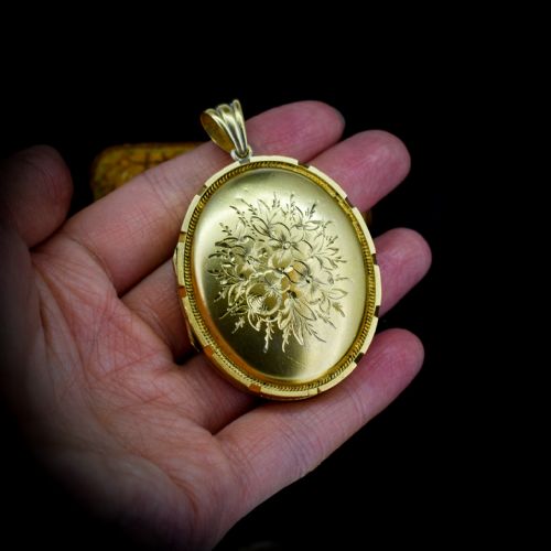 fig 5. Antique Victorian Floral Engraved Fancy Oval Gold Gilt Photo Locket Pendant