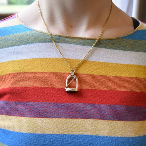 fig 1. Antique Victorian Agate 9ct 9K Gold Equestrian Stirrup and Crop Fob Seal Pendant | Dated 1898