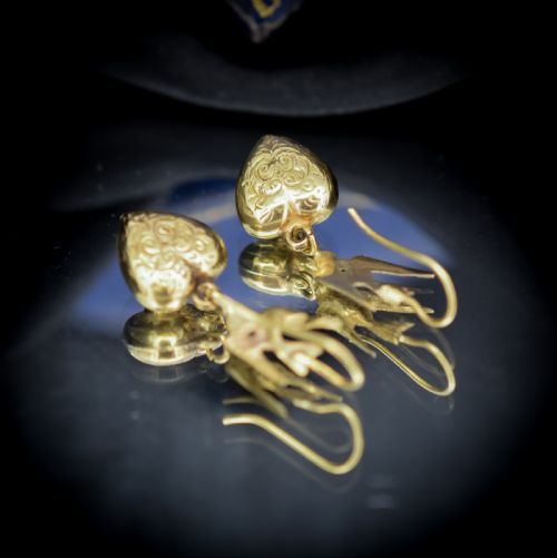fig 4. Antique Swallow Bird 9ct 9K Gold Engraved Puffy Heart Drop Earrings