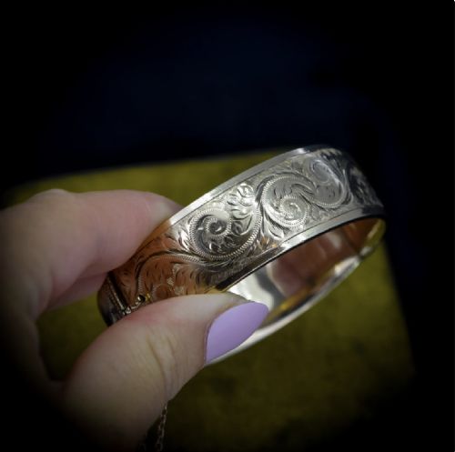 fig 4. Vintage 9CT Gold Metal Core Engraved Bangle Bracelet