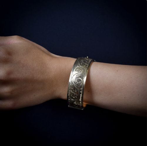fig 5. Vintage 9CT Gold Metal Core Engraved Bangle Bracelet