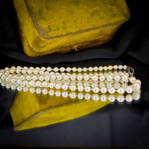 fig 5. Antique Pearl Silver Strand Necklace