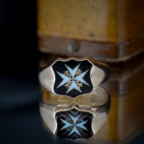 fig 2. Vintage 9ct Gold Enamel Cross Signet Ring | Birmingham 1929