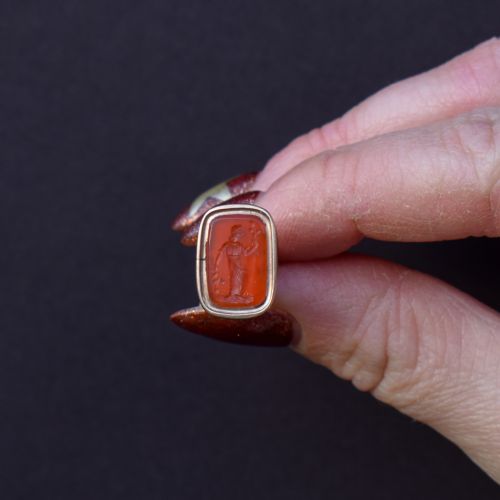 ANTIQUE CARNELIAN GREEK FIGURE INTAGLIO GOLD FOB PENDANT - ADDITIONAL PHOTO 1