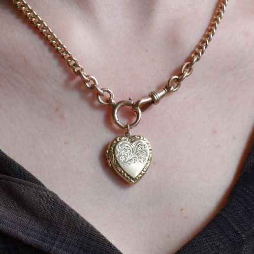 VINTAGE 9CT YELLOW GOLD ENGRAVED FANCY HEART LOCKET PENDANT - ADDITIONAL PHOTO 1