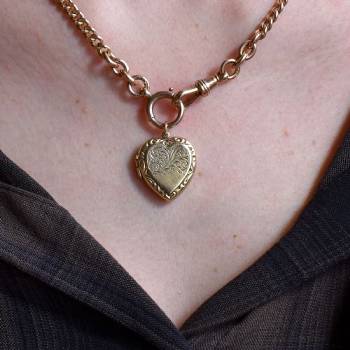 VINTAGE 9CT YELLOW GOLD ENGRAVED FANCY HEART LOCKET PENDANT - ADDITIONAL PHOTO 5