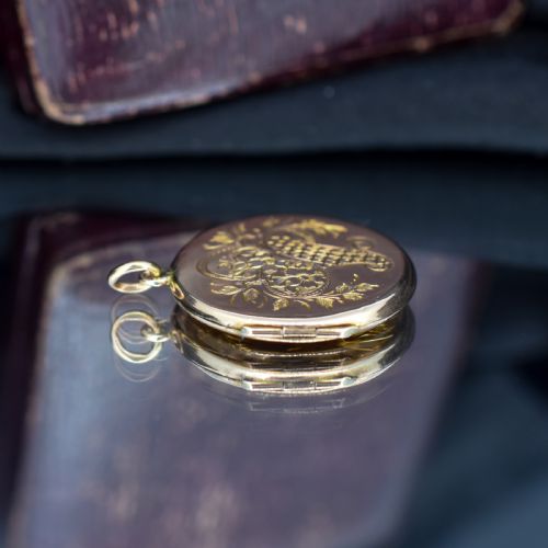 ANTIQUE ENGRAVED FANCY ROUND FLOWER BASKET AND SWALLOW BIRD GOLD LOCKET PENDANT - ADDITIONAL PHOTO 7