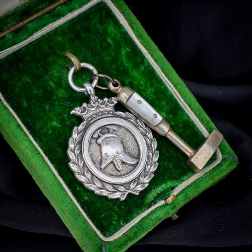 ART DECO '1931' SILVER FIREMAN MEDAL AND MOTHER OF PEARL HAMMER PENDANT - ADDITIONAL PHOTO 2