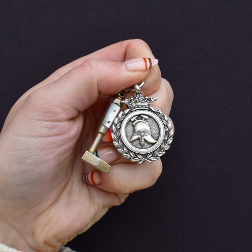 ART DECO '1931' SILVER FIREMAN MEDAL AND MOTHER OF PEARL HAMMER PENDANT - ADDITIONAL PHOTO 5