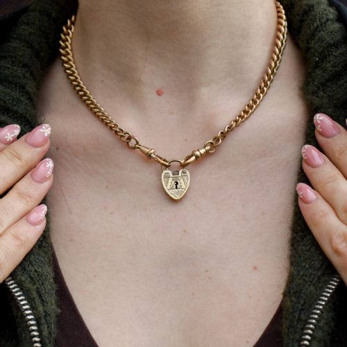 VINTAGE 9CT YELLOW GOLD ENGRAVED HEART PADLOCK CHARM PENDANT - ADDITIONAL PHOTO 3