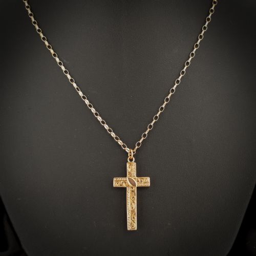 ANTIQUE 9CT GOLD ENGRAVED CROSS PENDANT NECKLACE 205 - ADDITIONAL PHOTO 3
