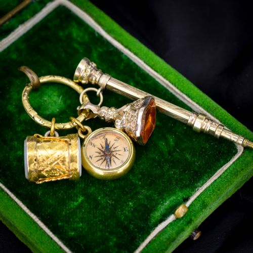 ANTIQUE CHARMS ON AN ENGRAVED SPLIT RING - ADDITIONAL PHOTO 5