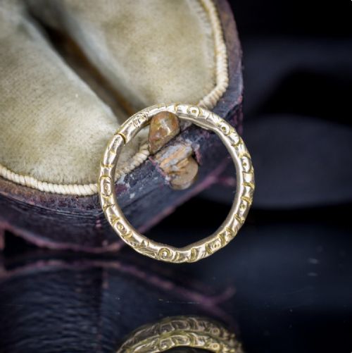 ANTIQUE 9CT GOLD ENGRAVED SPLIT RING 17MM - ADDITIONAL PHOTO 6