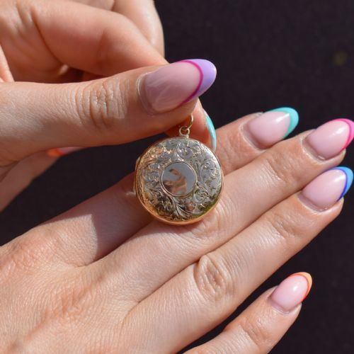 ANTIQUE 9CT GOLD ENGRAVED ROUND FANCY LOCKET BIRMINGHAM 1919 - ADDITIONAL PHOTO 3