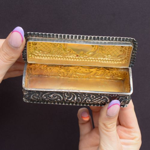 ANTIQUE EDWARDIAN '1904' HALLMARKED STERLING SILVER FANCY TRINKET JEWELLERY BOX - ADDITIONAL PHOTO 8